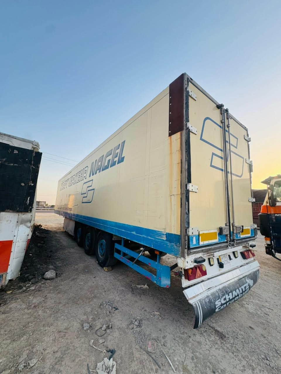 سلام عليكم براد شمتز ارتفاع 65 جهاز اسبير ثري ابو شاشه جهاز شغال براد جاهز للعمل لسعر 65 وبيها مجال كما موضح في الصور للاستفسار اتصل مكاني كوت ***********
