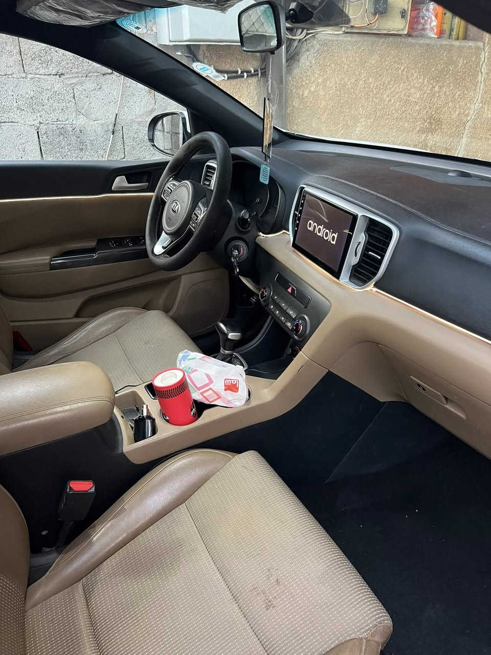 السلام عليكم
كيا سبورتج موديل 2017 خليجي 

سياره كير محرك مكفول 

بيهه بارد بلجاملغ الامامي  وحافه الجاملغ الخلفي موضح بلصورة ماشية 127 الف 

مري شفط 

شاشة وكامرة دوارة

حساسات امامي خلفي 

زراكات مازدة

منضومة زنون اصلي 

تخم تاير جديد 

السيارة حلوه مال بيت 

تحكم ستيرن 

داخل لونين بيجي واسود 

كشنات مخمل وجلد بيجي 

السبير بعدة منازل 

ويل 19 

وقم اربيل الجديد سنوية جديدة

السعر 172 ورقة وبيهه مجال حك الجية 

***********

مكان السيارة الزعفرانية
