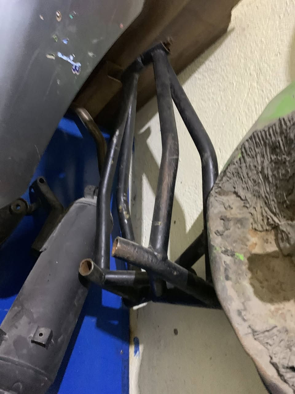 سلام عليكم غراض كاوسكيً2004 شتريد موجود  رقمي ***********
