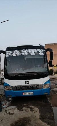 باص صيني موديل2009نضيف محرك كمنز جديد نضيف داخل خارج كهربائي شغال معمر...