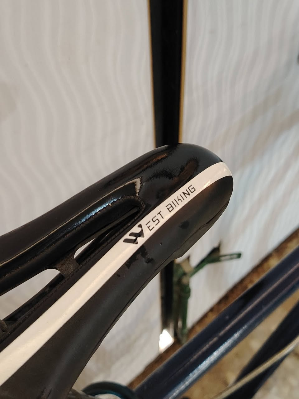 فكسد Fixed للبيع
السلام عليكم، بايسكل قياس 47
فريم FOXON باله كوري حديد مخفف
الويل الخلفي فكسد من شركة Alton حجم 28 ارتفاع 60ملم
الويل الأمامي حجم 28 باله ارتفاع 30 ملم
دشلي امامي 52 سن من شركة Litepro
ستيرن رود المنيوم من شركة FMFXTR
رگبة المنيوم من شركة RUIAN
سرج عرض 15 ملم من WEST BIKING

البايسكل جان لونه اسود وصبغته كامل بلون نيلي أمريكي 3 طبقات و كلير 3 طبقات، صبغه القديم موجود بالصور. 

البريكات انا مرهمهن لان هو بلا بريكات

150 ألف بي مجال للشراي الخاص مفتوح
مكاني نجف 
متوفر توصيل محافظات


**إذا كنت صاحب هذا الإعلان وتريد حذفه لأي سبب، رجاءا أرسل رسالة إلى الدعم الفني**