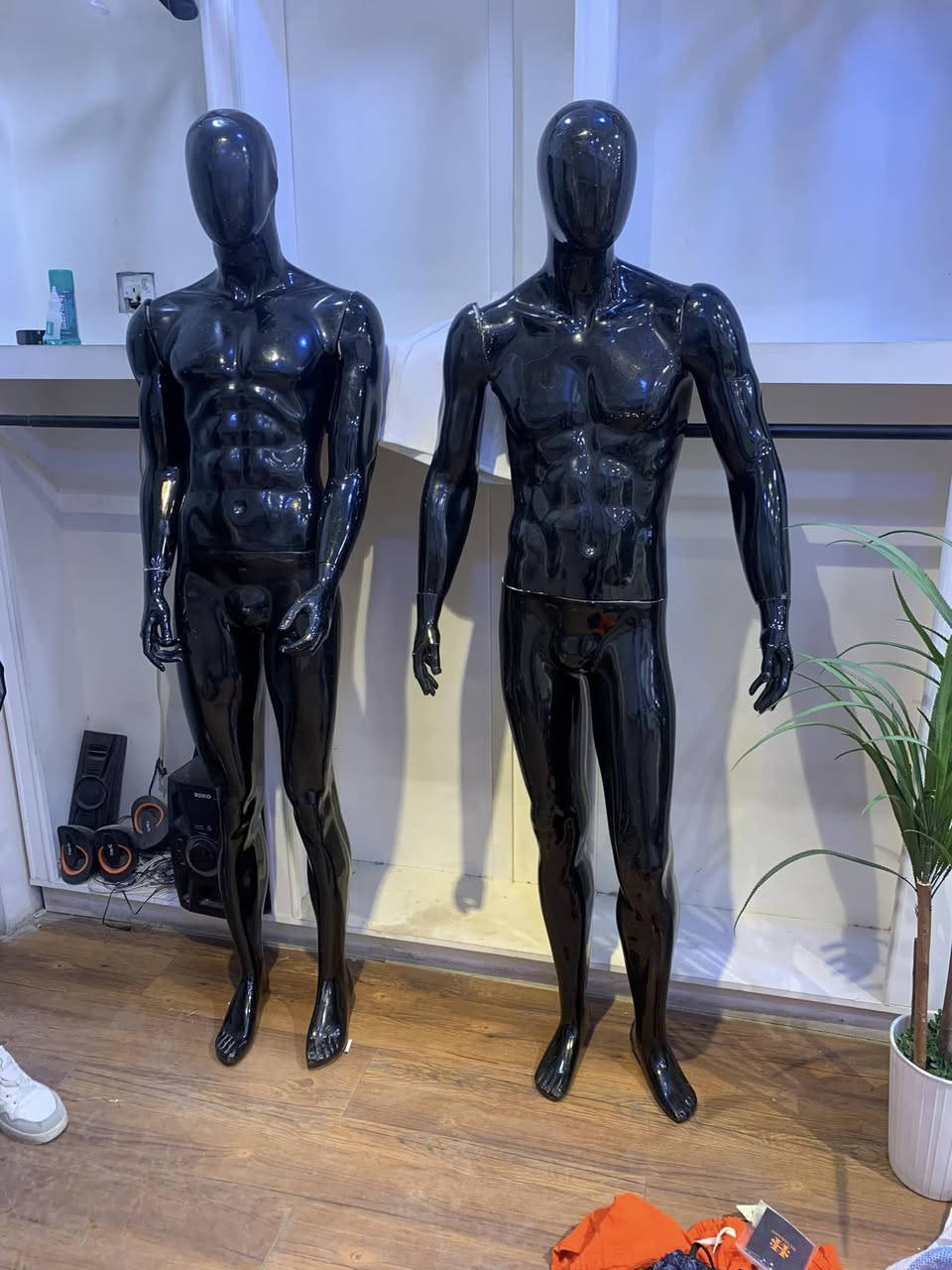 شباب سعر القطعه ٧٥ 
***********
