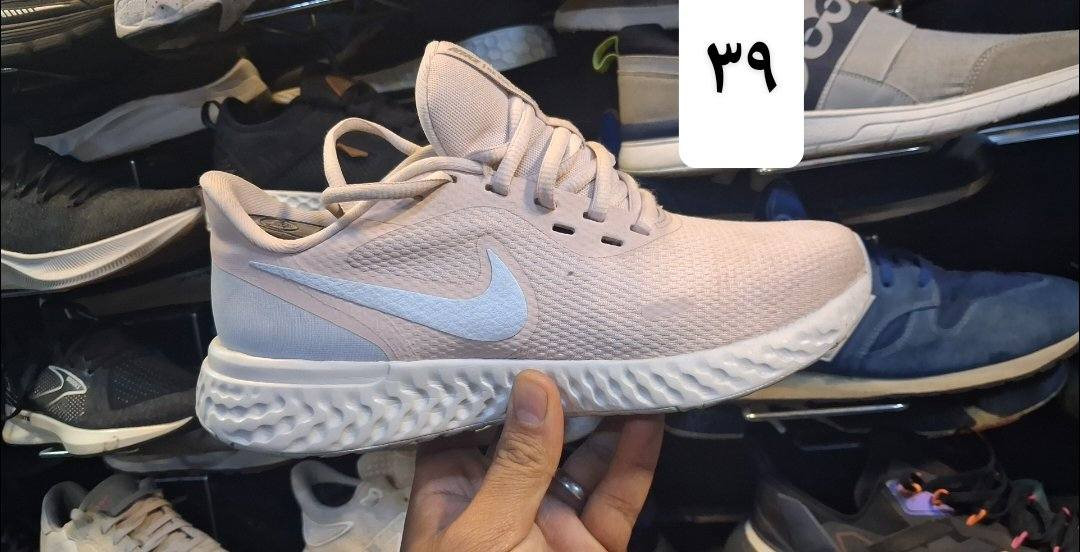 احذية باله اصليات
سعر ١٥ الف

مكاني بغداد شارع حيفا 

نزله ملعب نادي مقابيل معمل الثلج

***********
