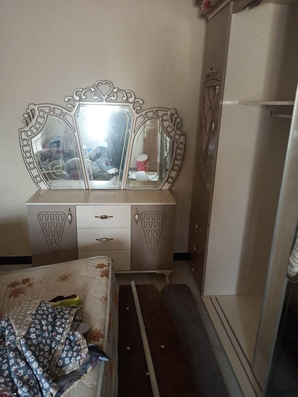 غرفه لبيع تركي نضيفه ***********
