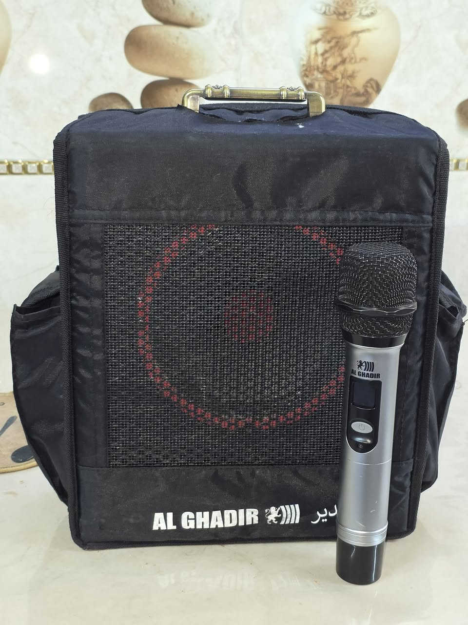 جهاز محمول شحن شركة الغدير نضافة ٩٠ /١٠٠ مع مايك واير ليس شرط ما يصرف شحن بطارية بلاد كلشي بلاد وياه كونترول بلوتوث شغال و يشغل فلاش و اريل شرط صوت و نقاوة فقط يده مالت الجنطة جان قماش انشكت سويته يده حديد شرط انطيك مكاني كركوك السعر ١١٠ الاف مع التوصيل كافة محافظات العراق اتصال : ***********
