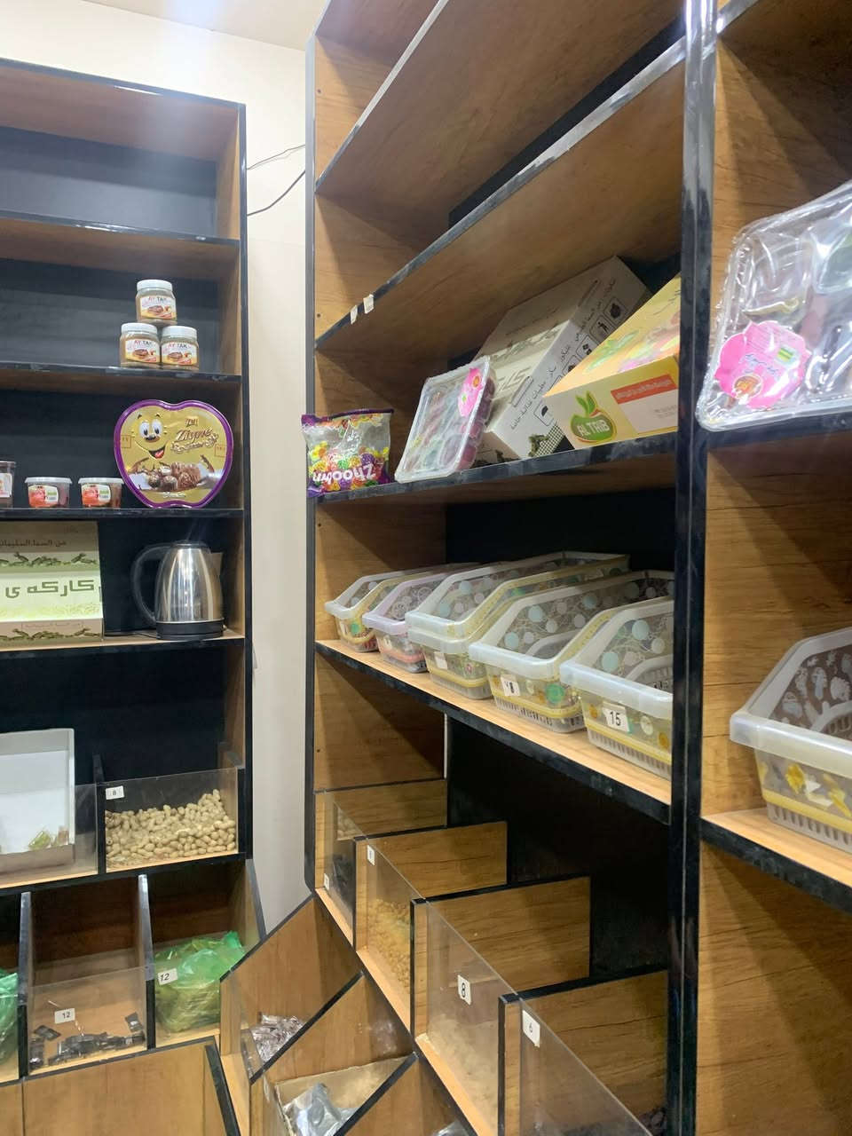 سلام عليكم اغراض محل ل بيع
اول شي….رفوف درجه اولها اصلي وقويه حيل نضيفات قطعتين تعليك وارضي

ثاني شي….عارضة جيلاتين نضيفه ل بيع 

ثالث شي….ميز ستعلمات جراره وبوفيه ام قفل جديد ونضيف

رابع شي….ميزان جديد كامل كبل شد وشغل

خامس شي….قطعه خارجيه ضوئيه تعليك 

قيم بل يرضي الله وخادم الك
***********
عنوان بغداد مدينة صدر قطاع 24
