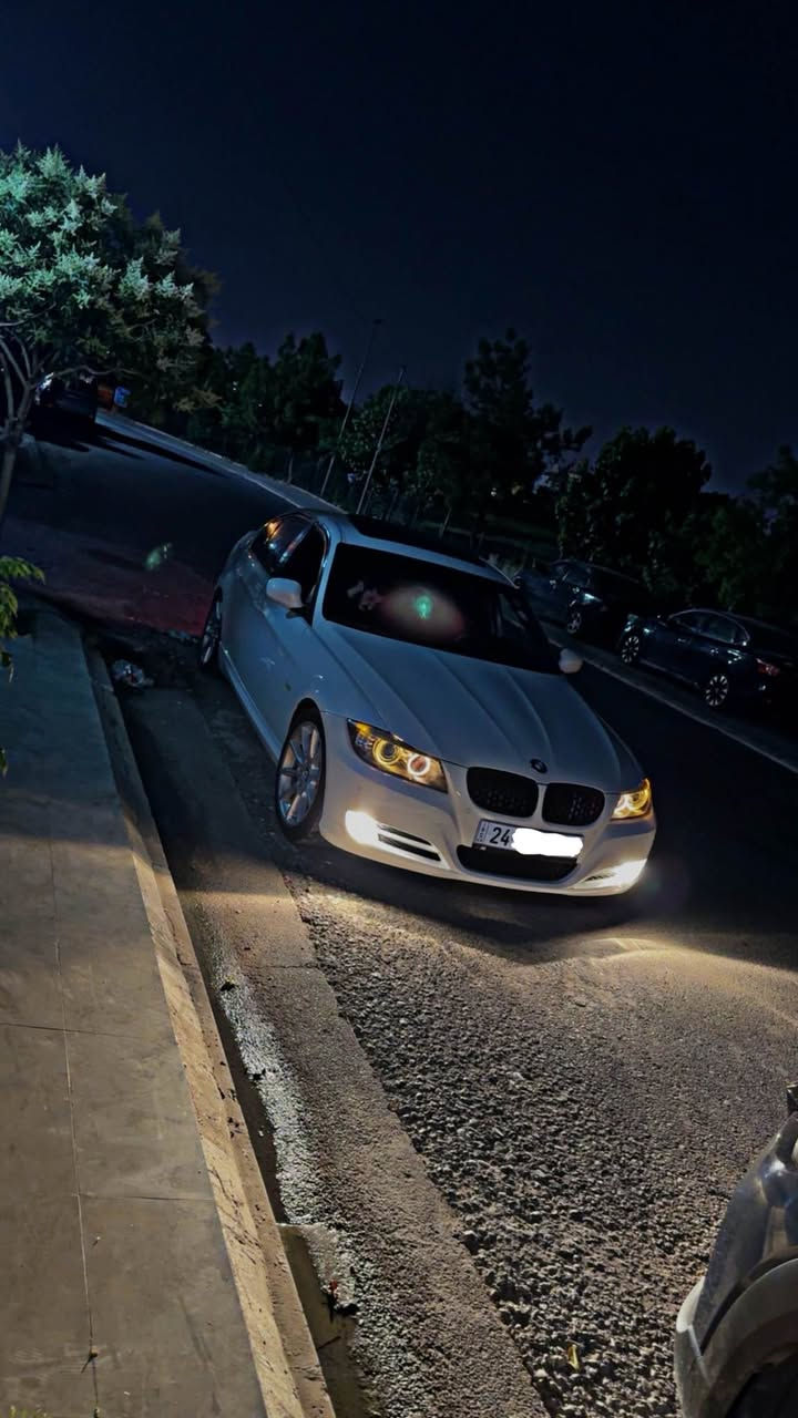 BMW E90 2011
گئر تۆماتك
٥ پەردە بیلاد
په رده ى دواوه كاره باييه
٦ سیدی
لایت داینامیک
پيش و پشت حه ساس
به سمه 
سلایت 
كوشن يته ر كاره با ى خه زن
ته بريد دوو زون
ره قه مو سه نه وى هەموی نوئیە هه تا ٢٠٣٠ به ناوى خومانه
كلينه بى سبووخ 
سه ياره كه لؤكه هه مووشتى له سه ر بيلاديه
٤ پستنه گيرو مه كينه و ئه كسل ته بريد به شه رت 
خه ليجيه سه ياره مه يانى سفرى ئره يه 
سعرى١١٢ مجالە کی برایانە 
ره قه م موبايل *********** واتس ئا پ أربيل, العراق
