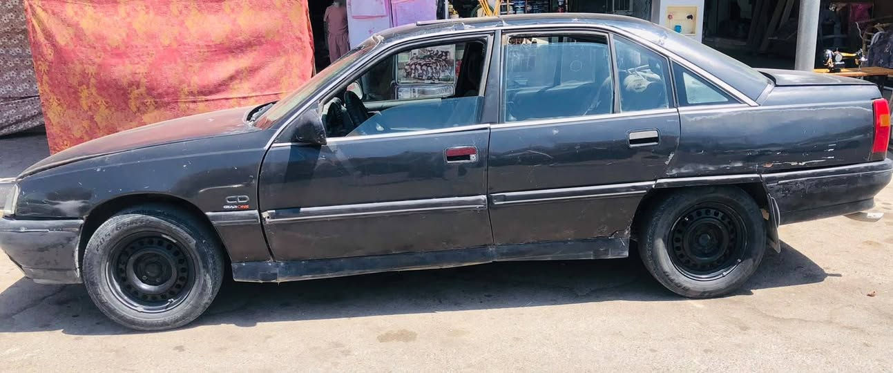 للبيع اوميكا رقم كركوك الماني محرك كير شرط سنويه ساقطه ب 24 كابون بانزين بيها 
عنوان الحويجه... 19$
اتصال عالرقم ***********
احمد العبدالله
