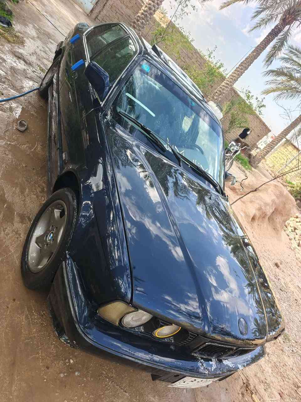 العنوان: BMW 1994 - وارد يابان - محرك فانوس مسكر
التفاصيل:
 متوفرة الآن بي أم دبليو بمواصفات ومميزات نادرة:
​الموديل: 1994.
​المحرك: محرك فانوس مسكر (بصمة)، أداء عالي وجاهزية تامة.
​الوارد: ياباني (قمة في النظافة والعناية).
​التبريد: شغال ثلج ❄️ (ما شاء الله).
​الكهربائيات: السيارة "فول كهربائيات" وكلها شغالة 
​الموقف القانوني: رقم بغداد، السنوية نافذة لغاية 2029، والمداور مباشر .
​الحالة: السيارة جاهزة 
​السعر: [54]
الموقع: [بابل.الهاشميه]
للتواصل: [***********]

