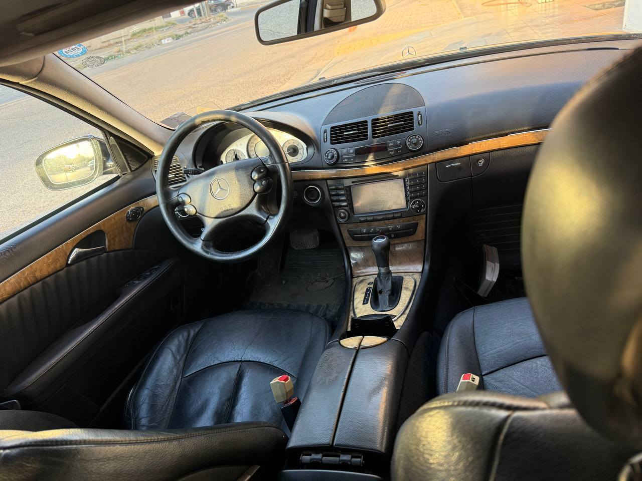 سلام عليكم  مكان سياره كركوك 
مرسيدس 211 موديل 2007 محرك 6V .E350 كلين بدون اي حادث قطعة وحدة صبغ فقط جاملغ امامي اثر شخوط سيارة فول فول دواخل جلد كشنات كهرباء تبريد تدفئة بردة خلفية حساسات امامي خلفي تحكم ستيرن ،،بدون سلايت .صدر حداديه كهربائية كلها بل شرط.رقم سليمانية بسمي سنوية جديدة لحد ٣٠ والسعر ١١٥ وبي مجال للاستفسار ***********
