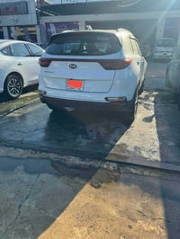 للبيع سبورتج خليجي موديل 21 ماشية 58  بيها بارد بين باب الخلفي الايمن ...