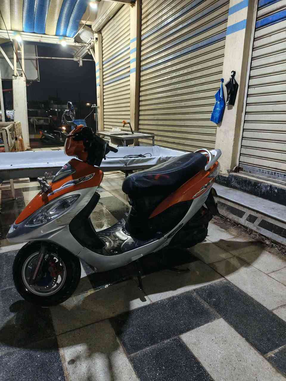 السلام عليكم ليدور دراجةv2 16 نظيفة ورمبة ومكفولة وشرط م كل برغي بيها مكفول العنوان رفاعي وشراي يدلل والستفسار ينتصل عله رقم  ***********
