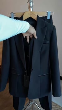 رخصة الادمن • ملابس