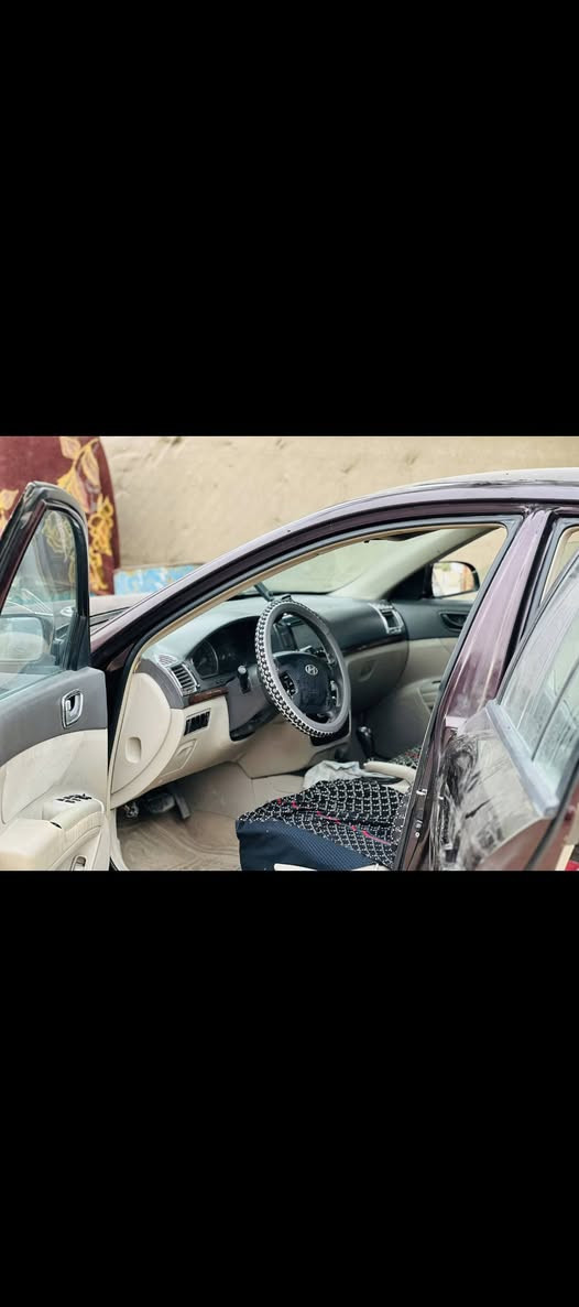 السلام عليكم سياره
سونتا للبيع مديل 2007
محرك 2400
رقم نجف بسمي مداور ثاني يوم
السياره كفاله من الضربه القويه 
مصبوغه احزام اثر جراد 
امبدل كير قبل اسبوعين 
حاويه 
تبريد ثلج 
الشراي يتصل ***********
باقي التفاصيل اتصل 
السعر 82 وبيه مجال حك الجيه
