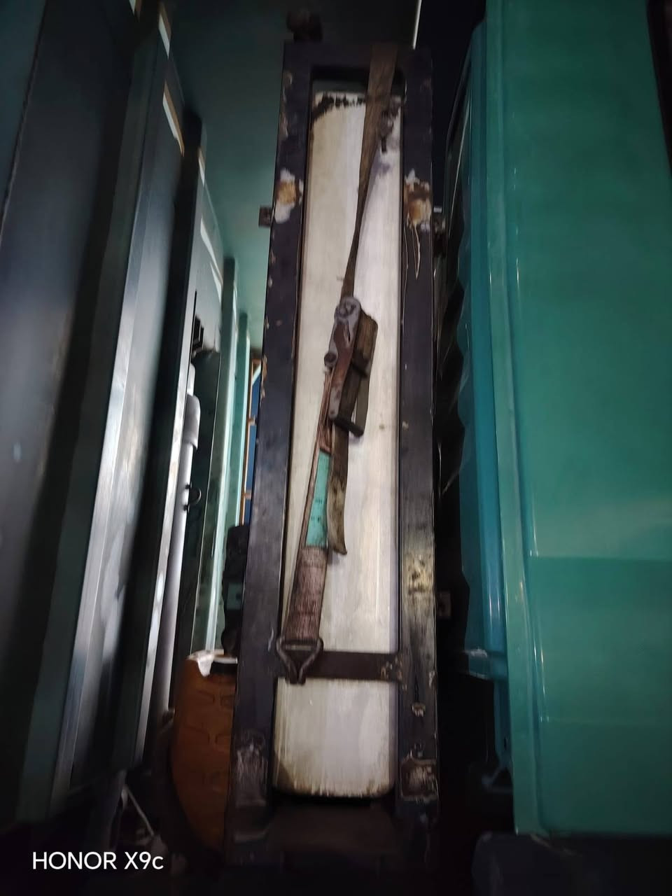 البيع تانكي كاز بلادي  بظهر القماره مال خمس محور شغل هو والطوافه كامل هو وقوعده السعر 8$ورقات وبي مجال ***********
