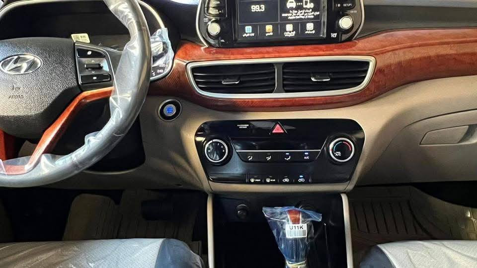 #hyundai_هيونداي توسان 2020 خليجي 
🔺🍁🍁🔺
مكفولة كفالة عامة من صبغ حتى الدعاميات 
مكفولة من صبغ محرك ٢٠٠٠ بصمة 
جلد كشنين كهرباء مرايات كهرباء كاميرا 
شاشة تحكم استيرن حساس خلفي وامامي 
لد أمامي وخلفي تبريد قطعتين دبل ايرباك 
ماشيه ٤٦ رقم دولي بغداد 
سنوية جديدة ٢٠٣١ 
سيارة جديدة وجاهزه كلها على وضع الشركة 
تخم تاير جديد باتري جديد
رقم صاحب السيارة ***********
العنوان بغداد ناحيه الوحده

