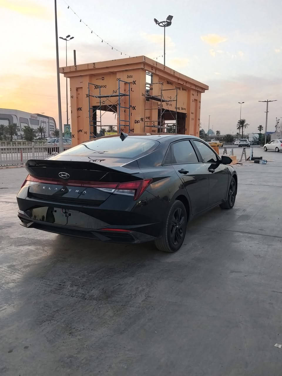 سلام عليكم النترا 2023 سياره دخول جديد وارد حادث  شبر بل بنيد وجامله خلفي تحت قبق بانزين  وبيها كلير أمريكي جاملغ وباب حادث مبينه صورها موجوده بل منشور وسونار مكينة 2000 كير مكينة مكفولات السيارة احلى من الصور وناعمة وكلة بلادي غرفه كشنات وأرضي جلد حالين مسويها
سعر ١٣٨ وبي مجال قليل 
🔹اوتو ستوب (اطفاء وتشغيل اوتو)
🔹لد نهاري 
🔹شاشة كبيرة +كامرة دوارة 
🔹شاشة كار بلي واير ليس 
🔹كشنات تدفئة 
🔹مود درايف ٤وضعيات قيادة 
🔹رادار امامي 
🔹بريك ذكي عند حاجة 
🔹كروز سرعة مثبت 
🔹تحديد مسار  وتحذير عند خروج عن مسار 
🔹شاشة عدادات
🔹تحكمات ٤جهات +حاكية 
السونار مرفق مع منشور بدون دواخل 
مكاني بغداد كرغوليه تقاطع النهروان 
اتصال ***********
واتساب *********** 
خاص مفتوح
بيع أو مراوس

