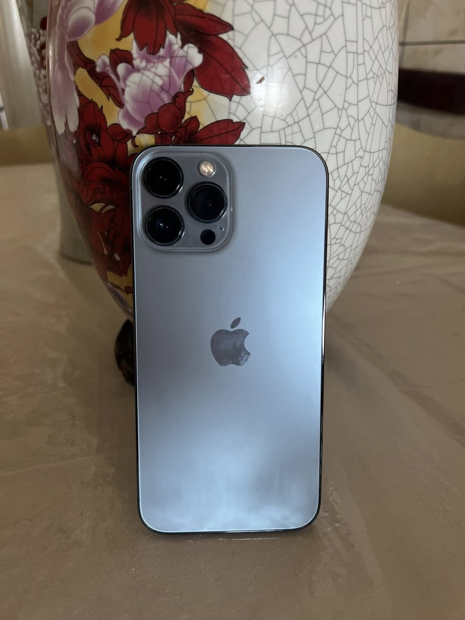 ايفون 13برو ماكس لون بحري
بطارية 🔋 93
ذاكرة 512
وتر بروف على حاسبة كله نورمان 
السعر 750وبيه مجال 
التواصل والاستفسار ***********
