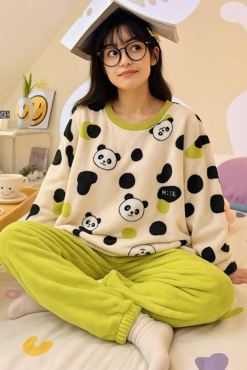 🌸 پێجامەی خانمان – زۆر نەرم و دڵفڕێن 🌸
💰 نرخی جوملە: ٧،٠٠٠

ئەگەر بەدوای پێجامەیەکی نەرم، گەرم و جوانی بۆ ماڵ و کاتی خەوتن دەگەڕێیت، ئەمە باشترین هەڵبژاردەیە 💕

✨ تایبەتمەندیەکان:
 • پارچەی فِلێس/فِرۆ زۆر نەرم و گەرم 🔥
 • سووک و هەست بە ئارامی دەدات
 • گونجاو بۆ وەرزی سارد
 • دیزاینی کارتۆنی و کەسایەتیی جوان و دڵگیر 😍
 • قەبارەکان گونجاو و ئاسان لەبەرکردن

🎨 چەندین دیزاین هەیە:
 • 💙 شێوەی ئاسمانی-سپی (شێوەی خەوتوو)
 • 💜 شێوەی مۆر و سپی (Grape)
 • 💚 شێوەی پاندا بە ڕەنگی سەوز
 • 💗 شێوەی پێچ و ستراوبێری (Peach)

👗 گونجاوە بۆ:
 • خەوتن
 • ماڵ‌پۆشی
 • دیاری بۆ هاوڕێ یان خوشک

📦 نرخی جوملە تەنها ٧،٠٠٠ — بەرامبەر بە کوالێتی زۆر باش 👌
ئەگەر بە کۆ بکڕیت قازانجێکی باش دەبێت 💰

📩 بۆ داواکاری و زانیاری زیاتر پەیام بنێرە.


**إذا كنت صاحب هذا الإعلان وتريد حذفه لأي سبب، رجاءا أرسل رسالة إلى الدعم الفني**