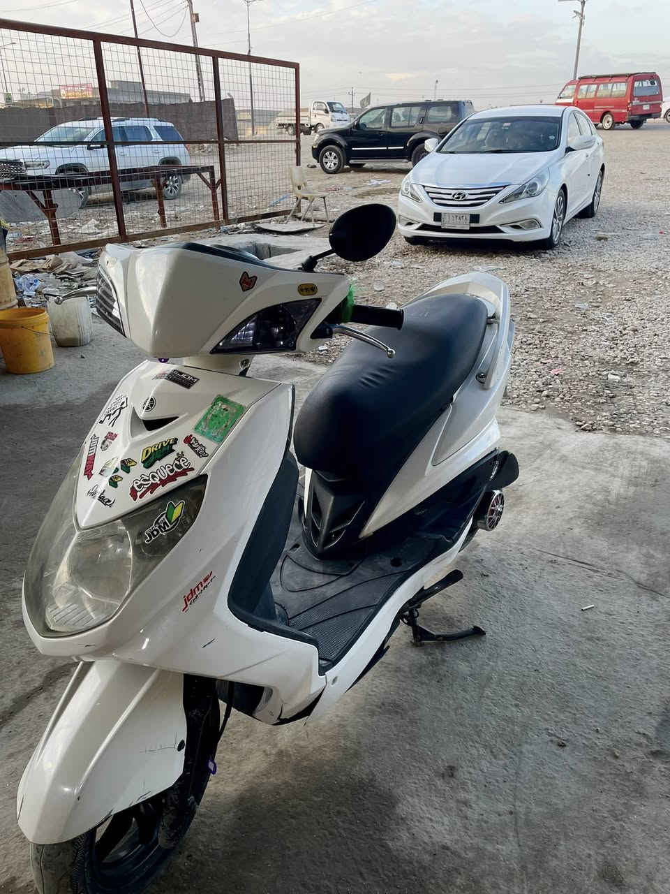 السلام عليكم للبيع سكنس فحل نوزل 
مكينه 58 بلادي مو شغل العراق لا تنقيص ولا تبخير
كلجات رياضي امامي وخلفي ماركه WF
دبلات خلفي رياضي وشوته هم دراجه حلوه وصافيه سعر 850 مكاني بابل قرب جسر الورديه الخاص مفتوح وهاذه رقمي ***********
