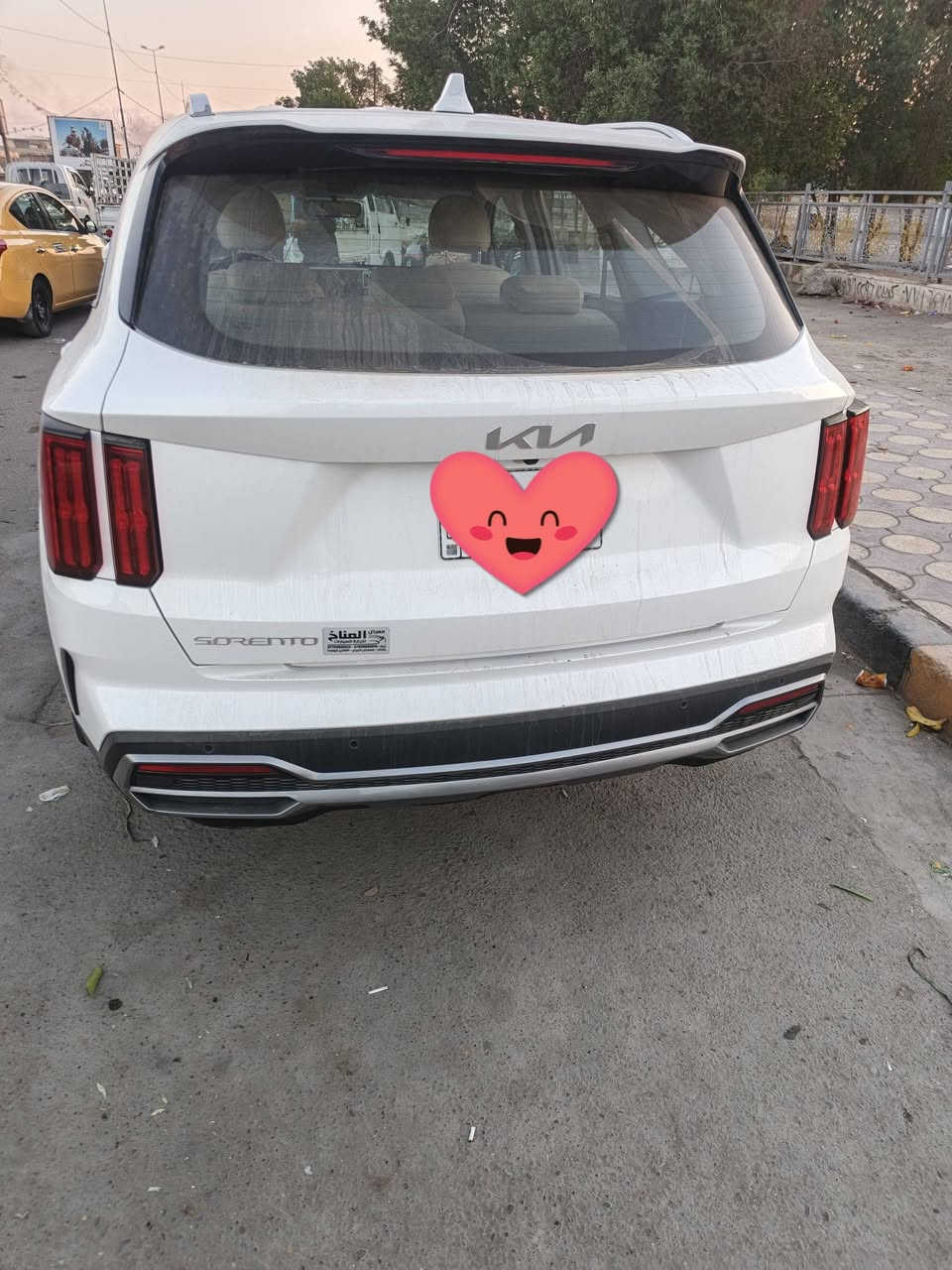 سلام عليكم
سورنتو 2023 وارد خليجي مكفولة كفاله عامة ما عدا الباب الي عكس السايق بيها خسفه حك شبر ماشية 72 كم  بأسمي شخصيا رقم بغداد سياره كلش حلوه ونضيفة مكانها بغداد المحمودية ب285 
*********** 
***********
