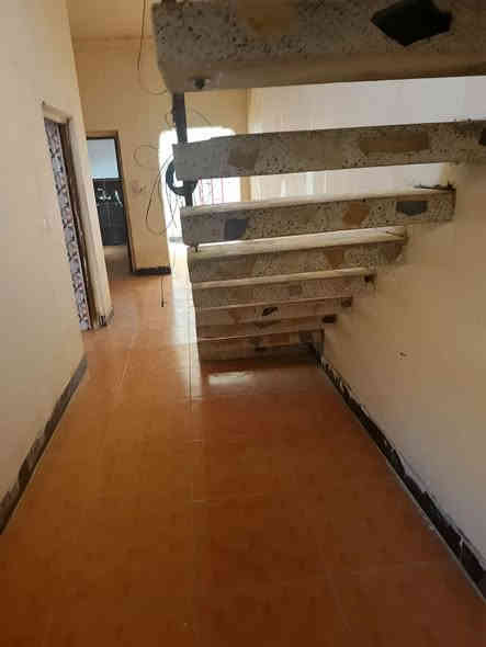 دار زراعي للبيع 
زراعي المشواك 
مساحه 200م 
البناء 100م معزوله 
وقطعه 100 بابهه وحده 
بناء مسلح غرفه + صاله + مطبخ + صحيات 
نقل اسهم من صاحب الارض
السعر 44 مع المجال 
للاستفسار اكثر مراسله الصفحه 
او اتصال ابو احمد 
***********
***********
