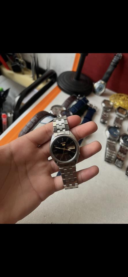 عرض يا شباب تصفيه ساعات اصليه من مختلف
الماركات اصليات حصراً سعر القطعه فقط 65 شامل اجور التوصيل للحجز يرجى مراسلتنا على الخاص صورة القطعه والرقم والعنوان او على الرقم الاتي ***********
