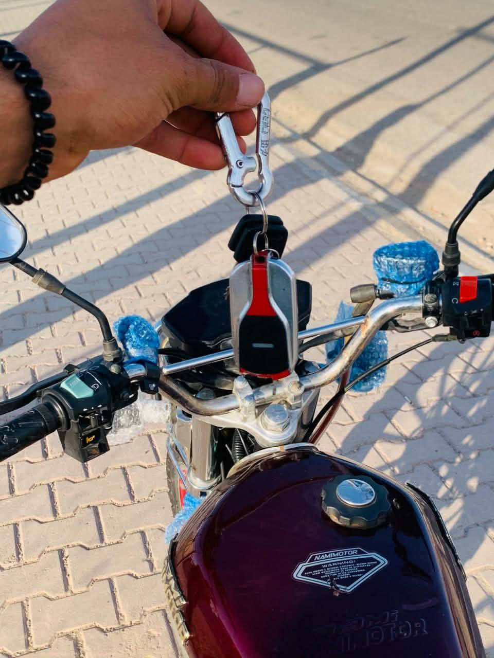 السلام عليكم ملاحضه مكلف بل نشر 
موطور نامي برو 

منفيس ✅

بصمه +تشغيل عن بعد.✅

سويجات ثنين ✅

موديل (25)

كلو شغال ما بي نقص برغي 

مكاني  (الزاب )

السعر (750)وبي مجال ✅

مو شراي لا تخابر وتعامل وتفلسف علي 🖤🔥

لل استفسار (***********)

بيع فقط ما اراوس 🩶
