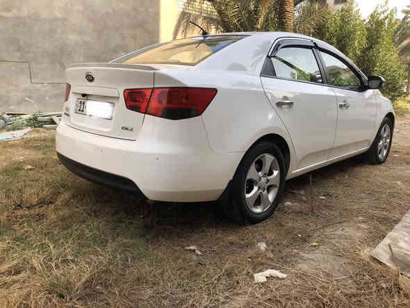 السلام عليكم *********** سيراتو 9 الشركه الدوليه سياره كلش نظيفه مكينه 1600 ماشيه 138 الف بيه صبغ الدوسه فقط وشبر بارد بالباب الخلفي الباقي كفاله والسونار بالصور موجود السياره جاهزه من كلشي رقم بغداد وبأسمي ومكانه بغداد عارضه ب109 وبيه مجال بسيط كلش ممتواجد على الفيس
