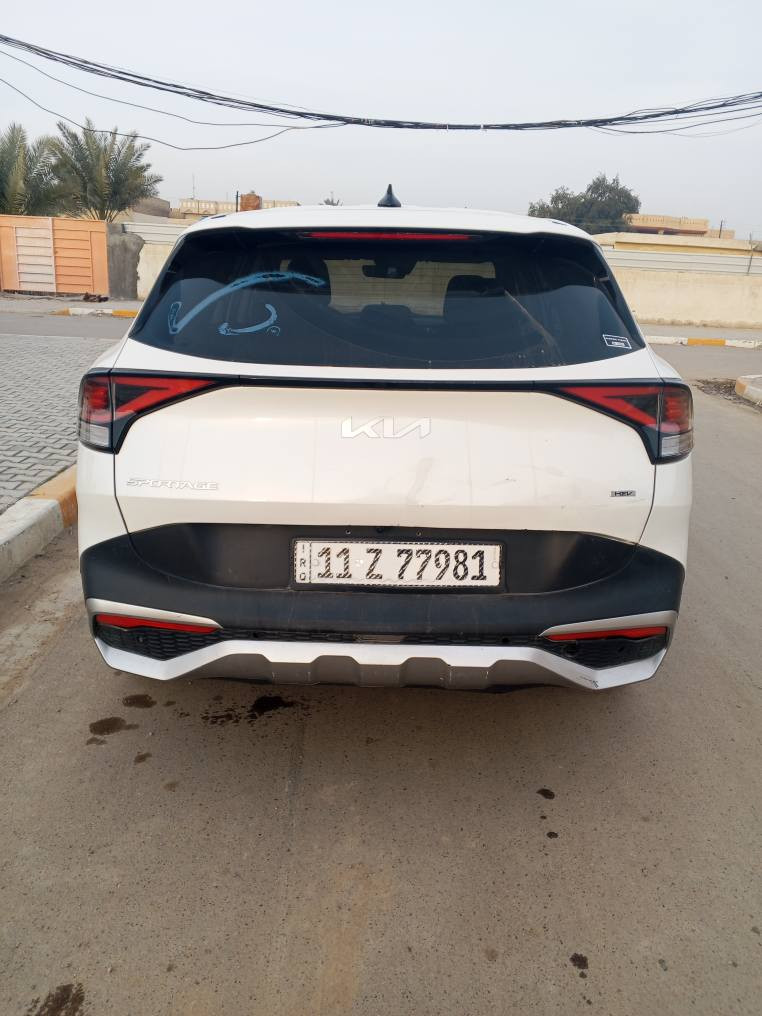 السلام عليكم 👋🏻 كيا سبورتج 🚗 هايبرد موديل ٢٠٢٣ وارد امريكي اللون ابيض حادثها بنيد وجاملغ ايمن مبدلات بالبلادي بدون صبغ وتصليح باللغد بسيط ومصبوغ الباب الصدر الايمن وبيها بارد خفيف على سياره مبين بالصور بدون صبغ وبيها سونار السياره ليبل واحد ماعدا الجاملغ وبنيد ومابيها أي ايرباك طاك كلها سستم كامل محرك وكير كله جديد مالت شركه ماشيه 13000 الف قابل للزياده  بعدها زيرو مواصفات نص فول LX رقمها بغداد انكليزي بأسمي هزه جديده سنويه ل ٣٠ تحويل مباشر   السياره للبيع ✅ بسعر  169  وبيها مجال بسيط حك الجيه ✅ رجاءا الي يريد يستفسر أكثر يتصل وان شاء الله خير مكاني بغداد - الهاتف / ***********    *********** ابو حسام
‏
‏
