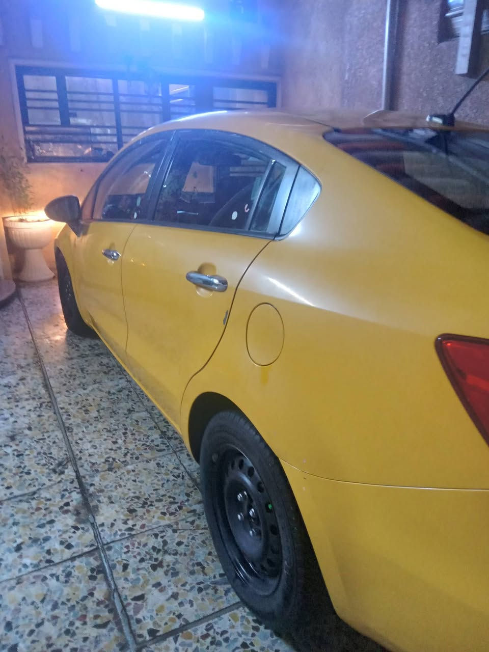 سلام عليكم
كيا ريو ٢٠١٤ وارد أمريكي حادثه حلو 
بدون دواخل  كير مكينه تبريد مكفول 
مكاني بغداد 
***********
