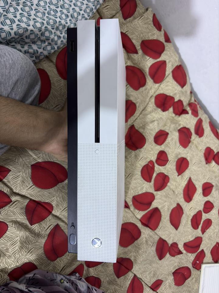 سلام عليكم اخوان اكسبوكس وان اس واحد تيره جهاز نضيف كلش كامل ملحقات  حتى الكارتونه موجوده وياه قرصين اريد  اراوسه ويه  سريس اس وانطي فرق


**إذا كنت صاحب هذا الإعلان وتريد حذفه لأي سبب، رجاءا أرسل رسالة إلى الدعم الفني**