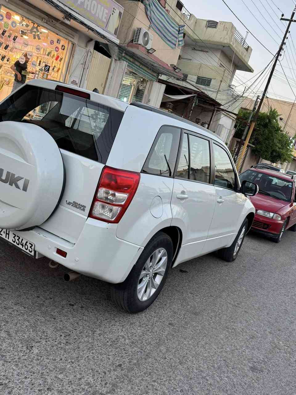 السلام وعليكم فيتارا موديل 2014 مكينه 2400 فورويل كير مكينه تبريد خير من الله بيها قطعتين صبغ بدون دواخل بدون اي شي رقم اربيل الجديد .. بيع او مراوس مكانها بغداد .***********
