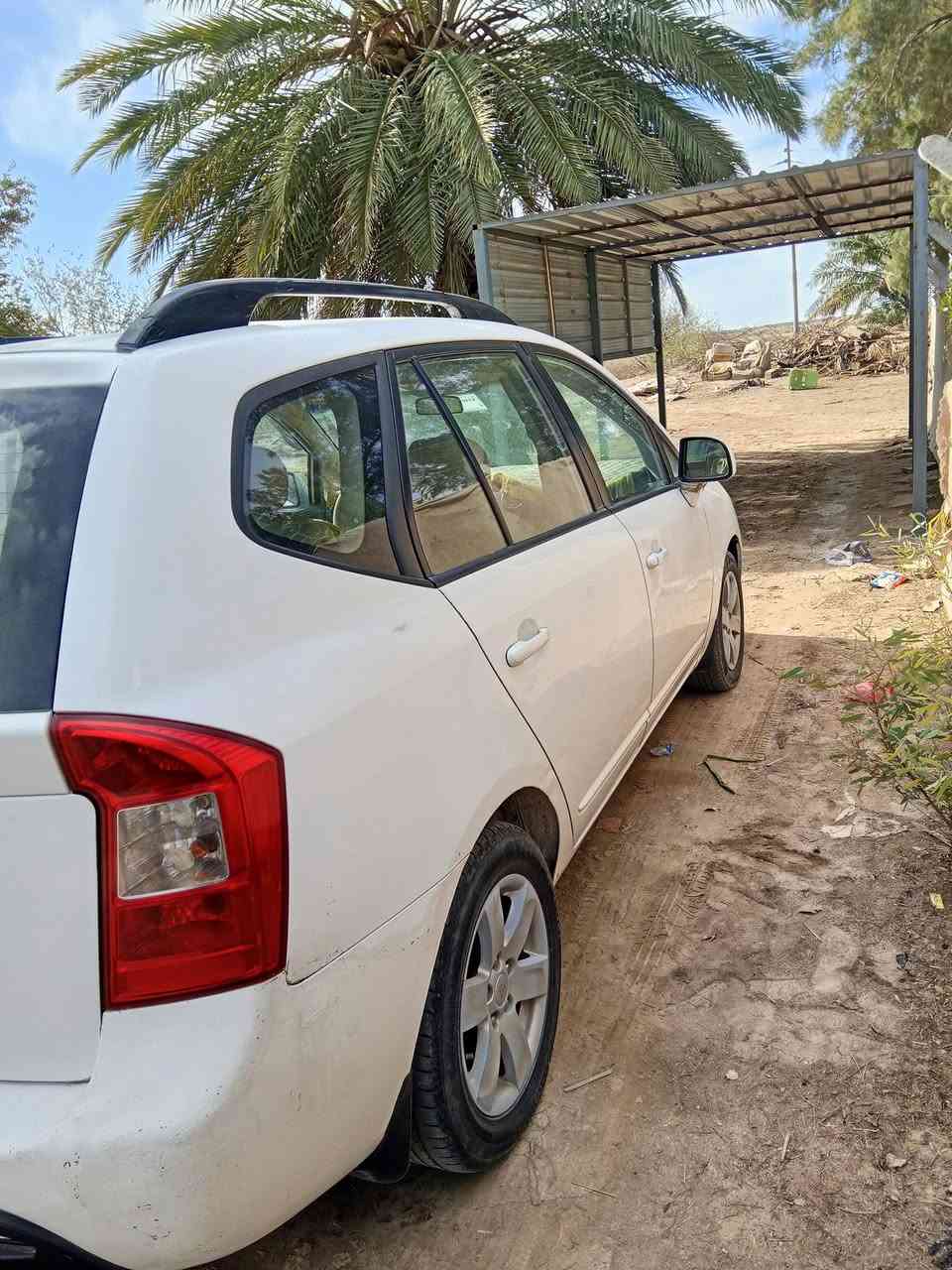 السلام عليكم سياره كارنز سبعه راكب 2009 للبيع السياره مكفوله من الدعاميه لدعاميه ما عده شخوط موضحهن بل صوره بل جاملغ الجهة السدر سنويه لسبعه وعشرين مكينه 2000السياره خليجيه وكير وكهربائيات خير من الله كله كفاله السعر 118وبيها مجال بصيط مكان السياره الديوانيه قضاء عفك رقم التواصل ***********
