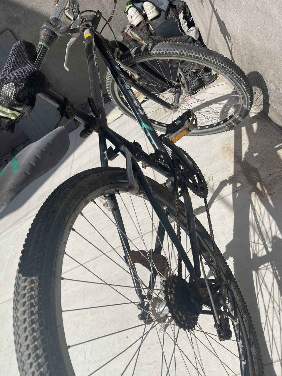 بايسكل ياباني جبلي الاصلي كلشي شغال بي بس يحتاج واير بريك الورا وبس رايده ب45 مكاني ابو الخصيب ***********
