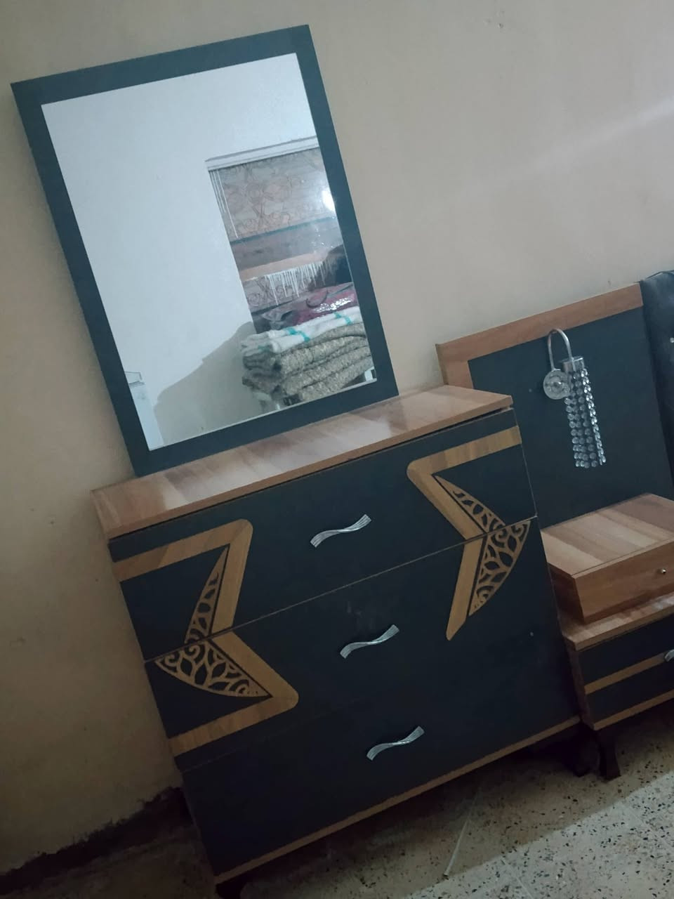 مساء الخير للجميع موجود غرفة نوم للبيع 5قطع السعر 300لاكسر ولاخسف


**إذا كنت صاحب هذا الإعلان وتريد حذفه لأي سبب، رجاءا أرسل رسالة إلى الدعم الفني**