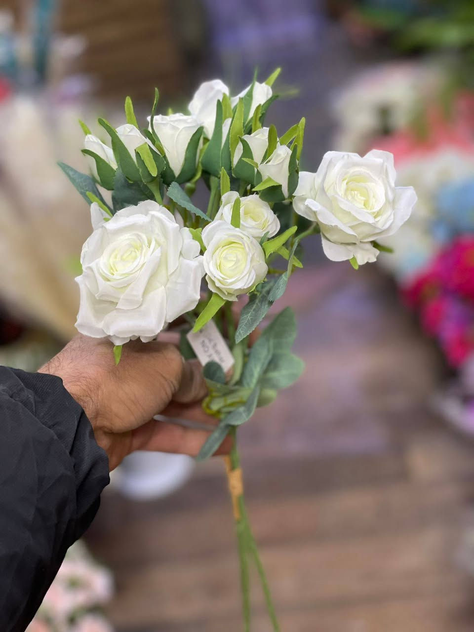 متوفر جميع انواع الورود والاكسسوارات جمله ومفرد 
توصيل بغداد وجميع المحافظات 
***********
***********
