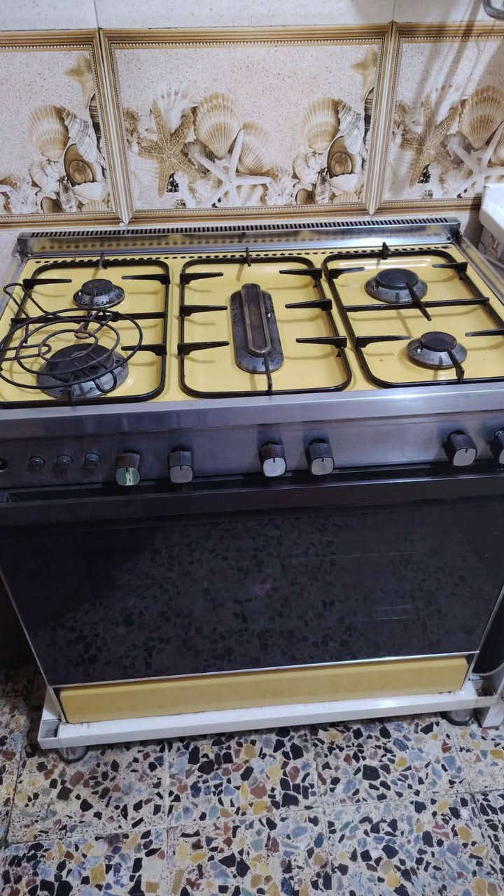 كاونتر وطباخ خمس عيون للبيع كلهن ٣٧٥ وبيهن مجال بسيط


**إذا كنت صاحب هذا الإعلان وتريد حذفه لأي سبب، رجاءا أرسل رسالة إلى الدعم الفني**