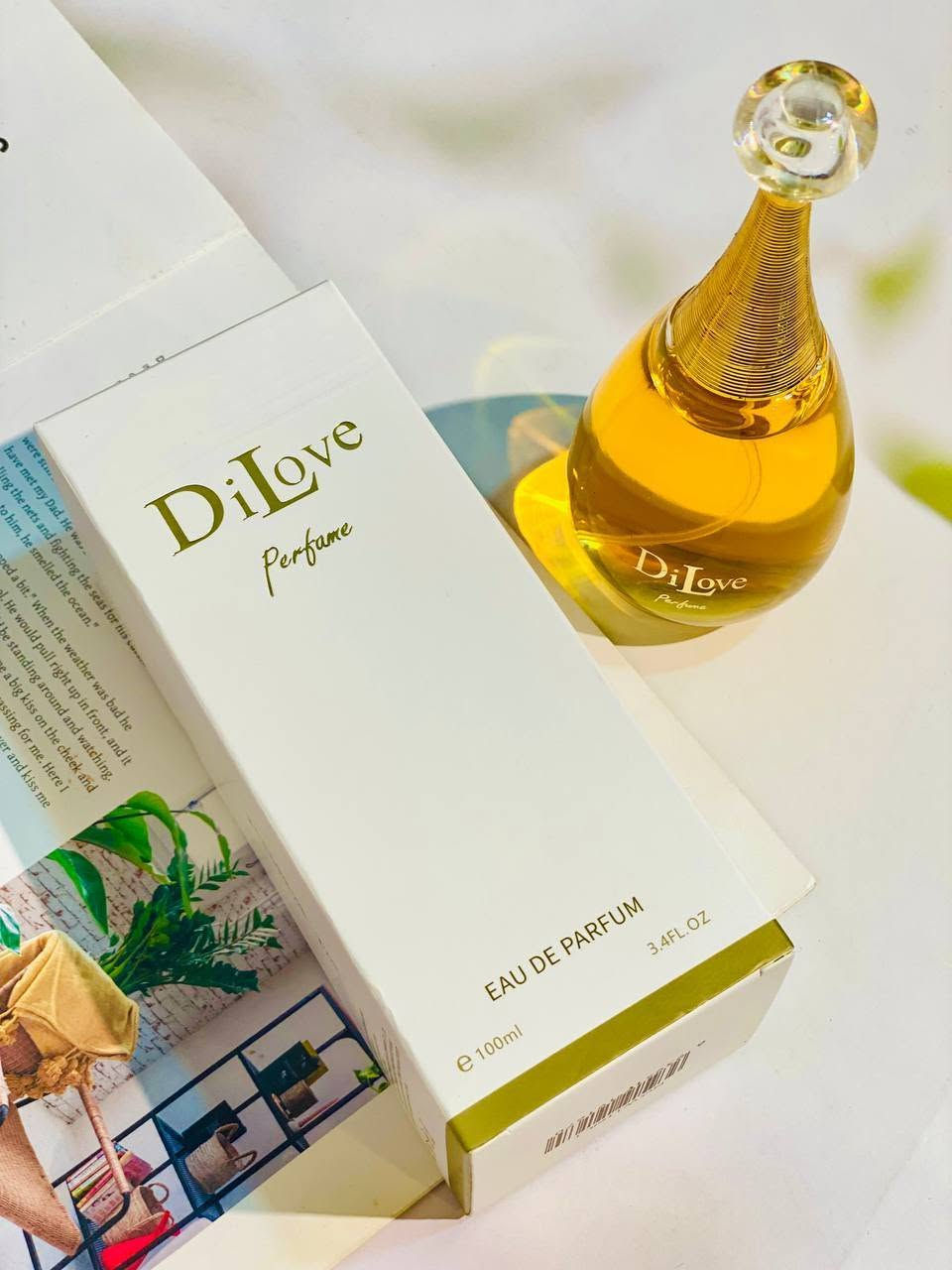 اكتشفي السر وراء النوتات العطرية الساحرة لعطر DiLove، حيث تتناغم الطبيعة لتمنحكِ حضوراً ملكياً لا يُنسى: 🥰👇

🍋 الإفتتاحية: انتعاش حيوي من الحمضيات اللامعة التي تضفي بهجة فورية من أول رشة! 
🌸 القلب النابض: توليفة أنثوية طاغية من ياسمين سامباك الفاخر، 🌹 الورد، ولمسات مبهجة من 🟡 الزهور الصفراء و⚪️ البيضاء الساحرة
🪵 القاعدة المستقرة: دفء وعمق اللمسات الخشبية الدافئة مع عبير ✨ الحلو الذي يضمن لكِ ثباتاً يعلق بالذاكرة طوال اليوم! 

👑 عطر (Eau de Parfum) يختصر كل معاني الأنوثة والرفاهية في زجاجة واحدة أنيقة تناسب ذوقكِ الرفيع. 🧴


**إذا كنت صاحب هذا الإعلان وتريد حذفه لأي سبب، رجاءا أرسل رسالة إلى الدعم الفني**