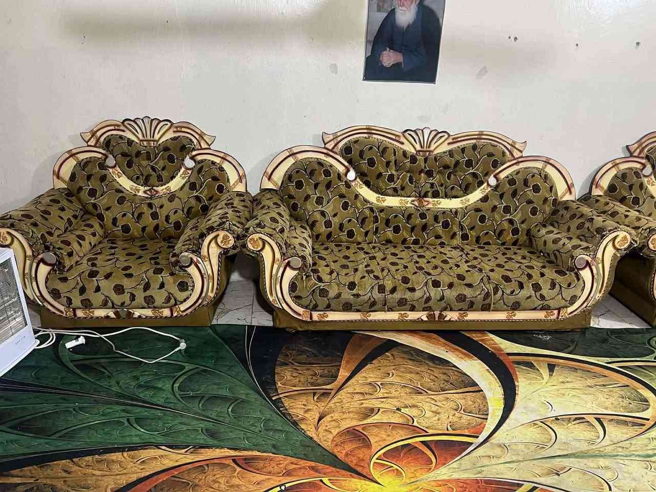 متاح تخم  6 قطع نضافه 90 ٪  مكاني داموك شهداء شراي يتصل ***********
