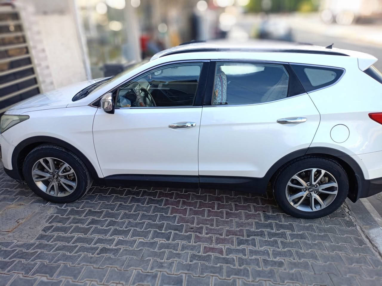 سنتافي خليجي مكفوله فقط الباب خلف باب العبري مصبوغ مكينه وكير بلاد سبعه راكب  تبريدثلاث قطع موديل 2013 السعر 155 الاتصال على الارقام ***********و***********
