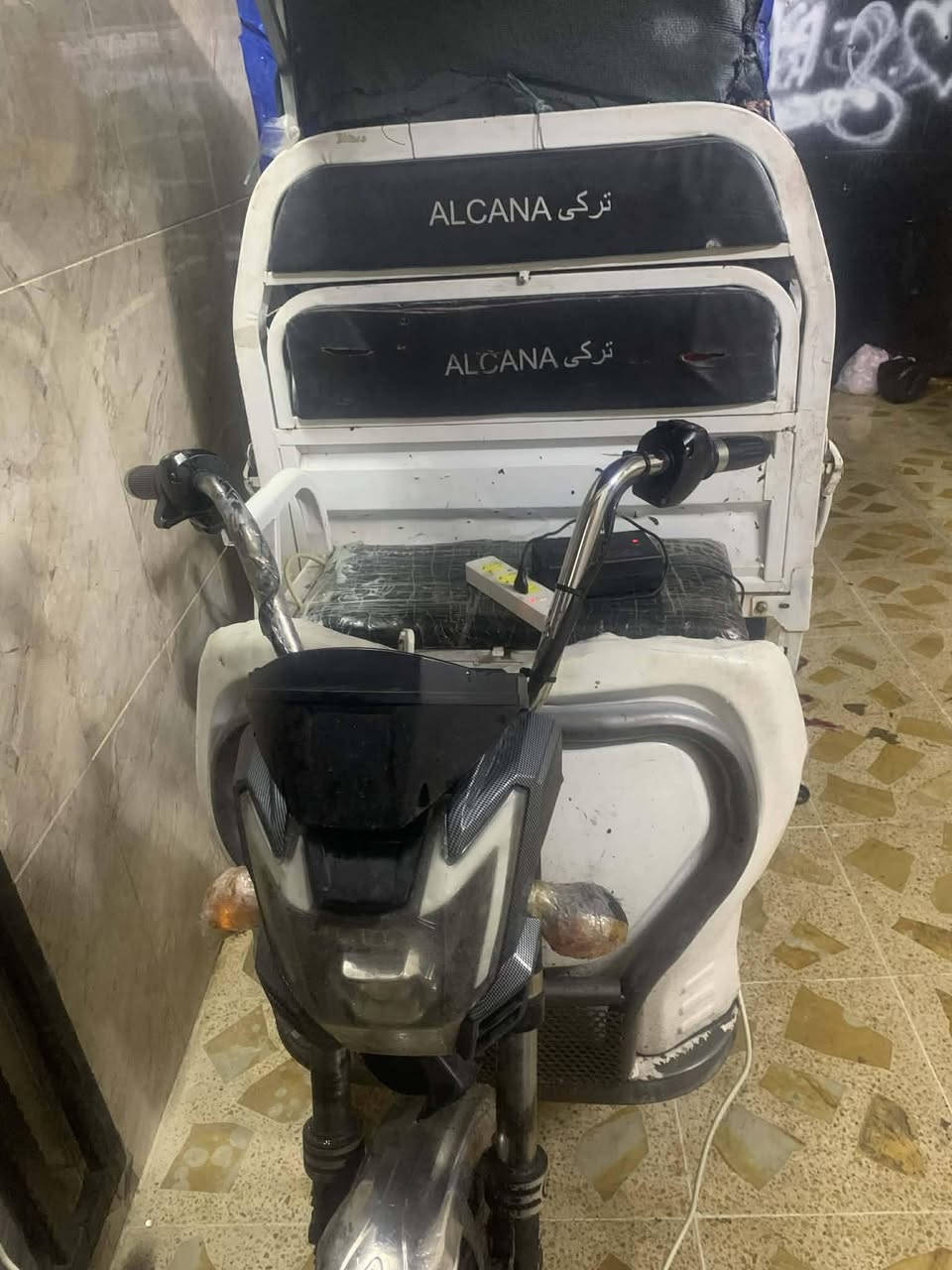 السلام عليكم ستوته شحن للبيع السعر 800الف بطاريات جديده


**إذا كنت صاحب هذا الإعلان وتريد حذفه لأي سبب، رجاءا أرسل رسالة إلى الدعم الفني**