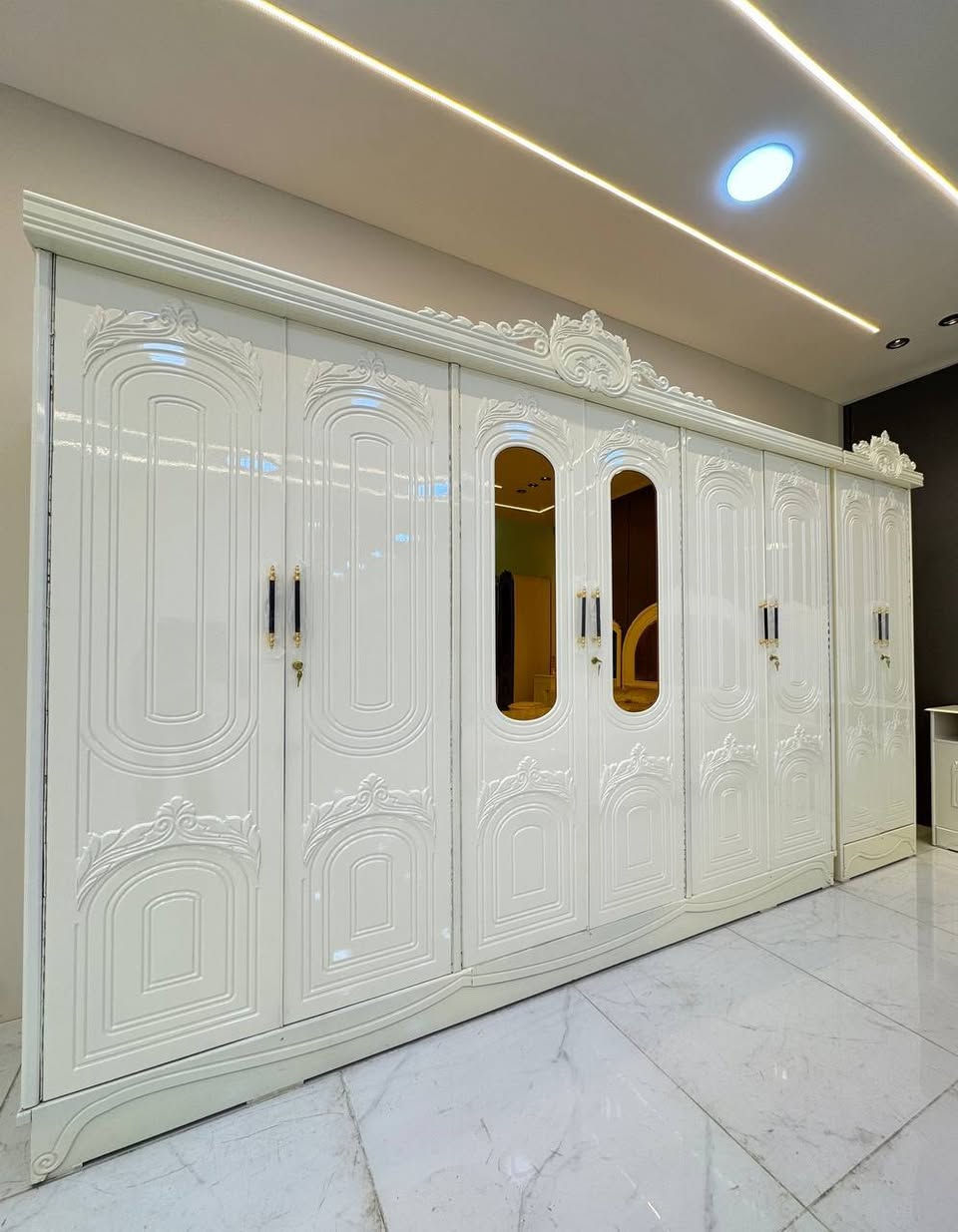 متوفر الان موديل جديد ..
السعر ملیون دينار فقط  
‌🎁🎁🎁🎁🎁
سعر الشازلون الخزان 75 الف 
🎁🎁🎁🎁🎁🎁🎁🎁
سعر الشازلون المقعد 50 الف 
الطابوریه  25الف
🎉🎉🎉🎉🎉🎉🎉
غرفه نوم داخل معاكس خشب 3 ملم
خارج تحفير sns انديف 5 ملم
🌴🎉🌴🎉🌴🎉
الصبغ حراري درجة اولى
6باب  متكونه 
زاويه تصميم كنتوري بارتفاع الكنتور
السرير بلاويد اسود 6ارجل
قياس الكنتور ارتفاع 2.40 وعرض 3.20
يوجد توصيل الى جميع المحافضات وباسعار مناسبه
للحجز مراسلتی


**إذا كنت صاحب هذا الإعلان وتريد حذفه لأي سبب، رجاءا أرسل رسالة إلى الدعم الفني**