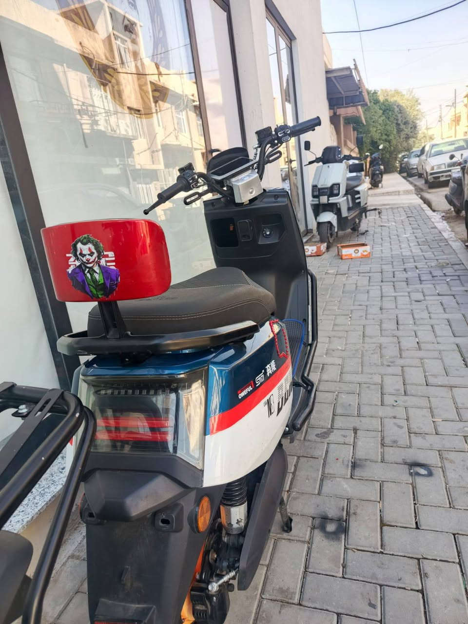 سلام عليكم 
دراجه شحن للبيع بطاريات شرط ع فحص ماطور نضيف 
السعر 700 الشاري يتصل مكانو ايمن وايسر 
تراي وين متريد  ***********
