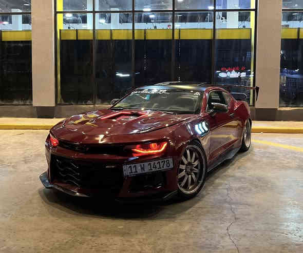 السلام عليكم 
للبيع – شفروليه كمارو 2016 LT3 (وارد أمريكي)
الوحيده بالعراق بتزويده

📸 صور الحادث مرفقة بالمنشور

✅ الحالة والفحص

 • بدون إيرباك
 • بدون دواخل
 • كير ومكينة مكفولة
 • شاصي لغد مكفول
 

📍 تفاصيل التسجيل

 • رقم بغداد / مشروع وطني
 • تحويل مباشر

🔹 المواصفات الأساسية

 • تشغيل بصمة + بصمة أبواب
 • تشغيل عن بُعد
 • فتحة سقف
 • كشنات جلد كهربائية (تدفئة + تبريد)
 • داتو شو أمامي
 • داخلية لون مشمشي
 • ماشية: 45,000 ميل فقط
 • محرك: V6 – 3600cc
 • رادار جانبي
 • شاشتين (شاشة ديجيتال + شاشة كبيرة)
 • كاميرا دوارة
 • فول تحكم ستيرن + شفتات ستيرن
 • بلوتوث + Apple CarPlay

✨ الإضافات والتزويد

 • شوتة K&N أصلية
 • هدرز
 • بَنيد كاربون فايبر
 • دركة RPM كاربون فايبر
 • جناح كاربون فايبر
 • مري باتمان كاربون فايبر
 • داخلية كاملة كاربون فايبر
 • إنارة داخلية محيطية
 • جاملغات إشارة + LED
 • أمامي LED متغير الوان  
 • بك لايت سموكي
 • برمجة Cut Off
 • جهاز Flame Backfire (يطلق نار)
 • أكزوز كورسا X-Pipe
 • دعامية خلفية Forged Carbon تصميم كورفيت 
 • أكسل SS مقفول
 • كير SS
 • طلقات
 • ويل كب 20 إنج (Two Size)
 • جكات S3 (آخر إصدار)
 • شفقات جام Forged Carbon
 • يدات باب كاربون فايبر
 • ✅ السيارة فول تزويد بالكامل
📞 للتواصل والاستفسار
***********
📍 بغداد – الدولعي
