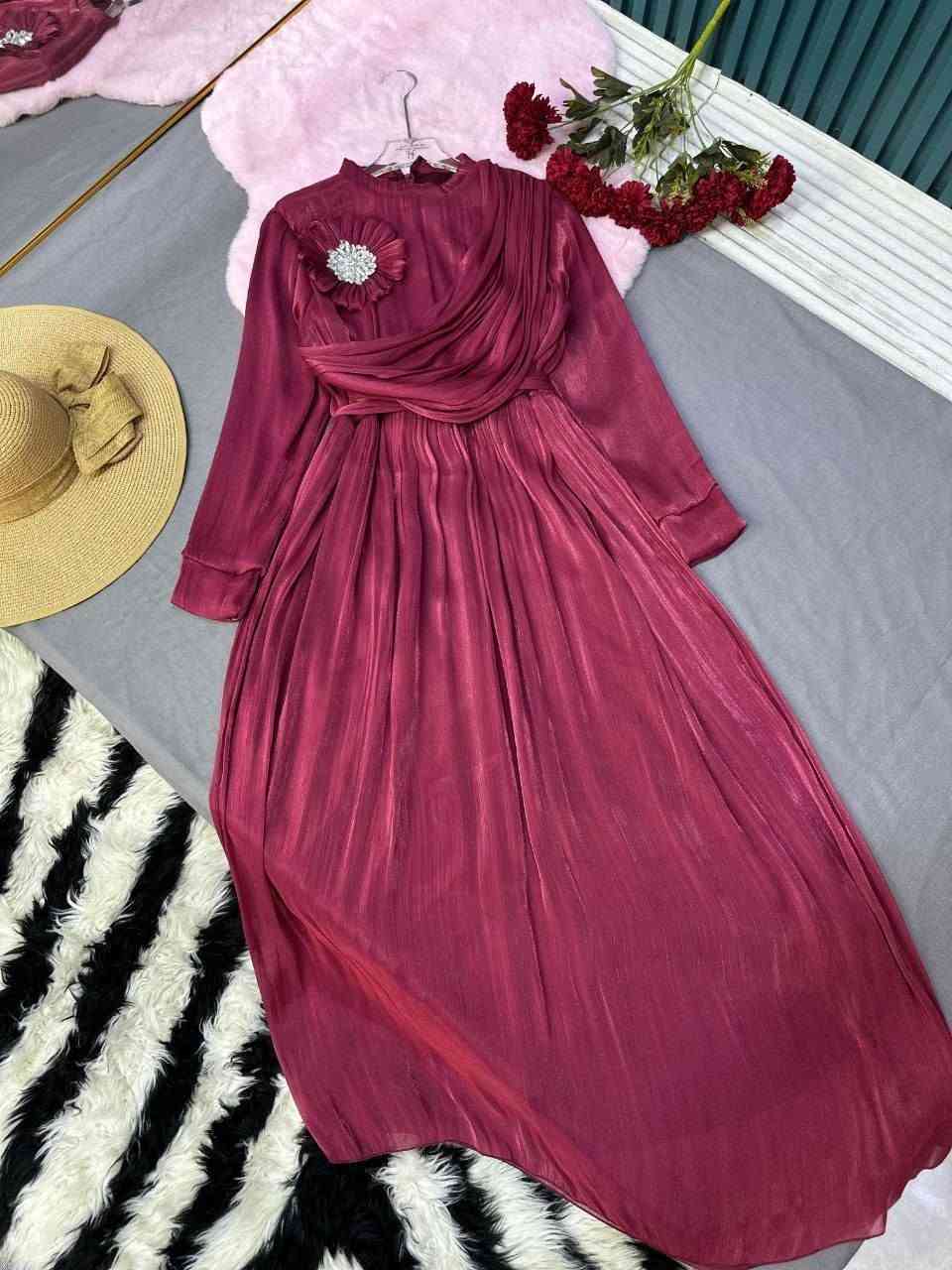 الكولكشن الصيفي  يبداً من هنا 
   فستان  ترند الموسم   
الخامة اوركزا  صيفي   
الالوان كما معروض 
قياس : 40 -50    
سعر  26 الف


**إذا كنت صاحب هذا الإعلان وتريد حذفه لأي سبب، رجاءا أرسل رسالة إلى الدعم الفني**