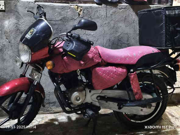 بوكسر موديل 20 شهر 12 لبيع مرقم بسمي نضيفه كشر ومكينة مكان بغداد رقمي *********** سعر مليون و 700 وبيها مجال
