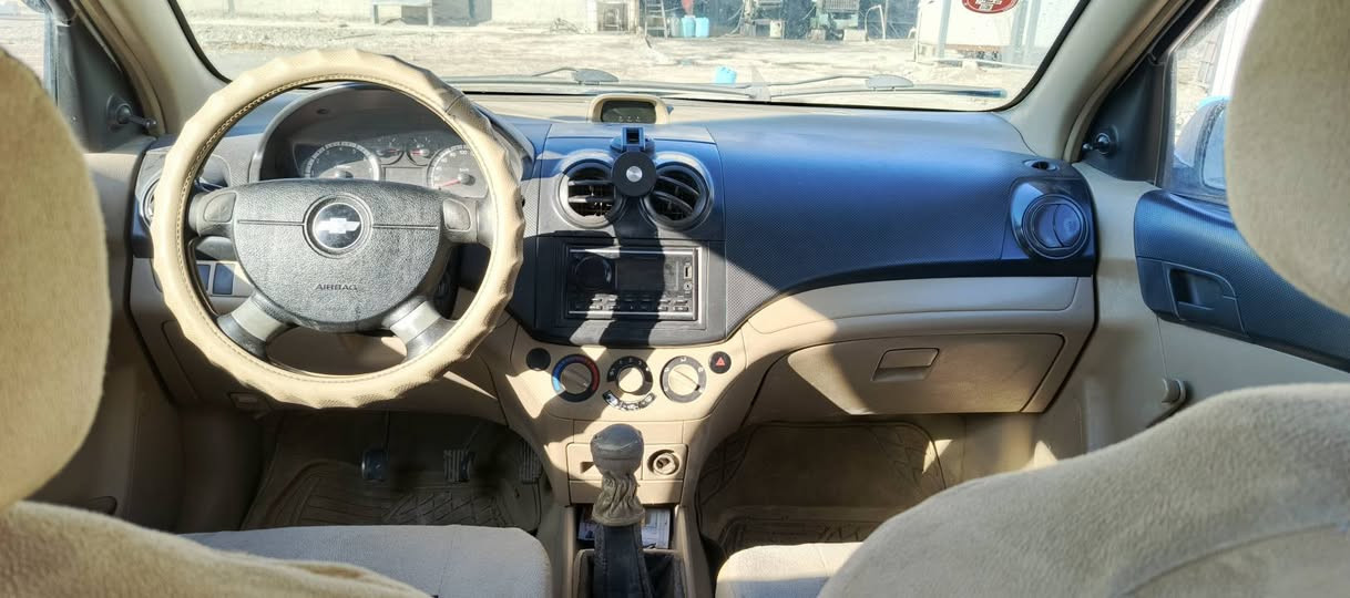 بەناوی خوا
شۆڤلێت ئەڤیۆ 2009  ناوزەردی مەکینەگەورەپێشوپشت کەپس 1پارجەرەش جاملخی لای سیاق دووبست تاعدیل سەرتایەی پشتەوەی لای سەیاق نیشان کراوە گێرومەکینە نوهەمووشتی بەشرت( نرخ 61 مەجال)
***********
*********** أربيل, العراق
