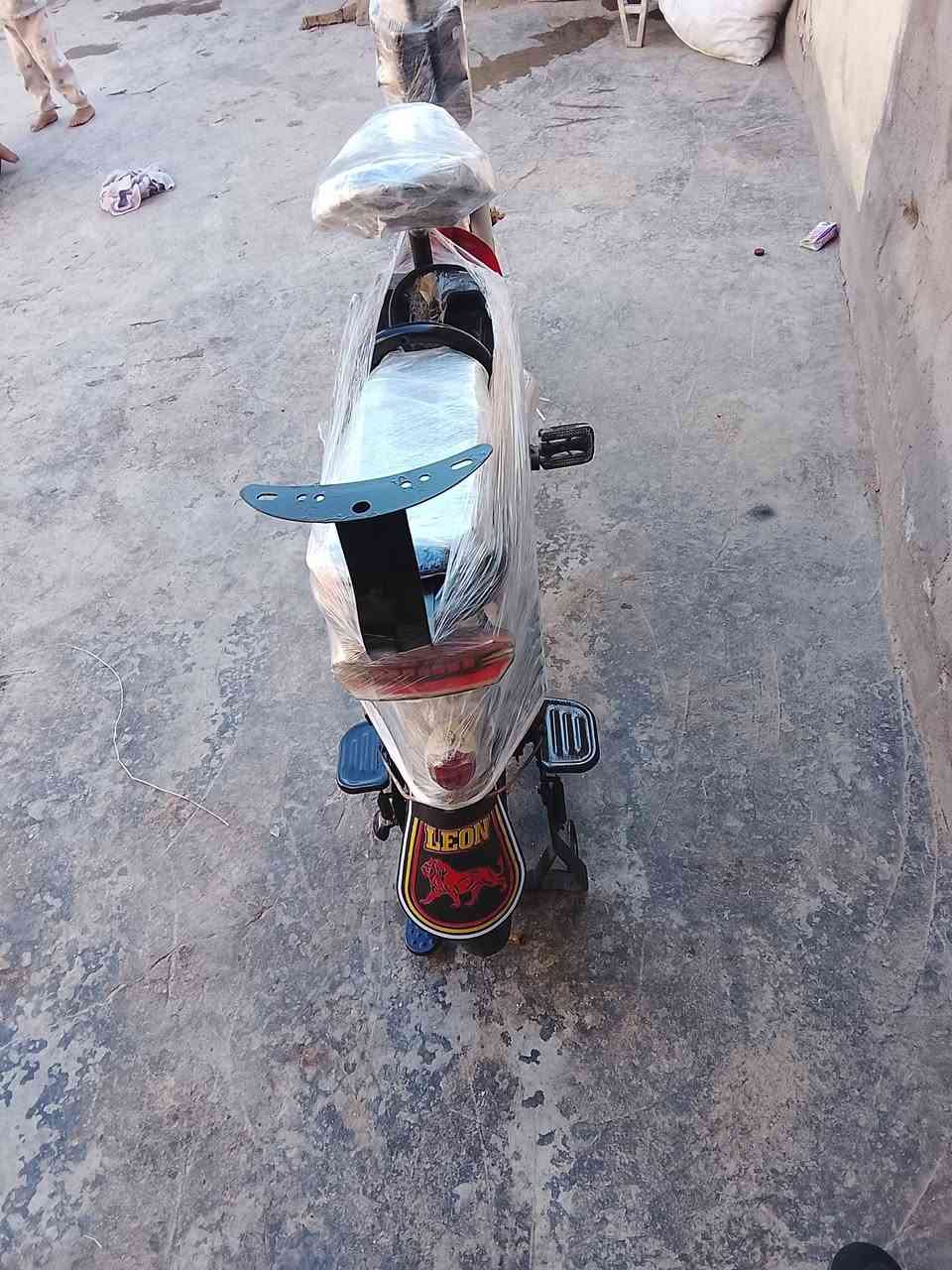 ماطور شحن نوع HS
موديل 2024
شغال كهربائيات كلها كامله
بطايات عل فحص
 السعر 150 وبي مجال للطيبين 

تواصل خاصص او على الرقم ***********
  مكاني الفلوجة شهداء جامع تقوى
