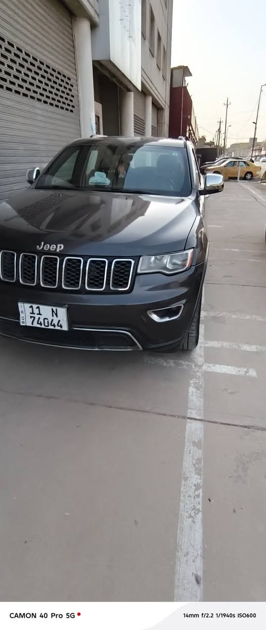 جيب موديل 2017 ليمتد بدون ايرباك 
بنيد مبدل  والجاملغ مصبوغ بس 190$ 
***********

